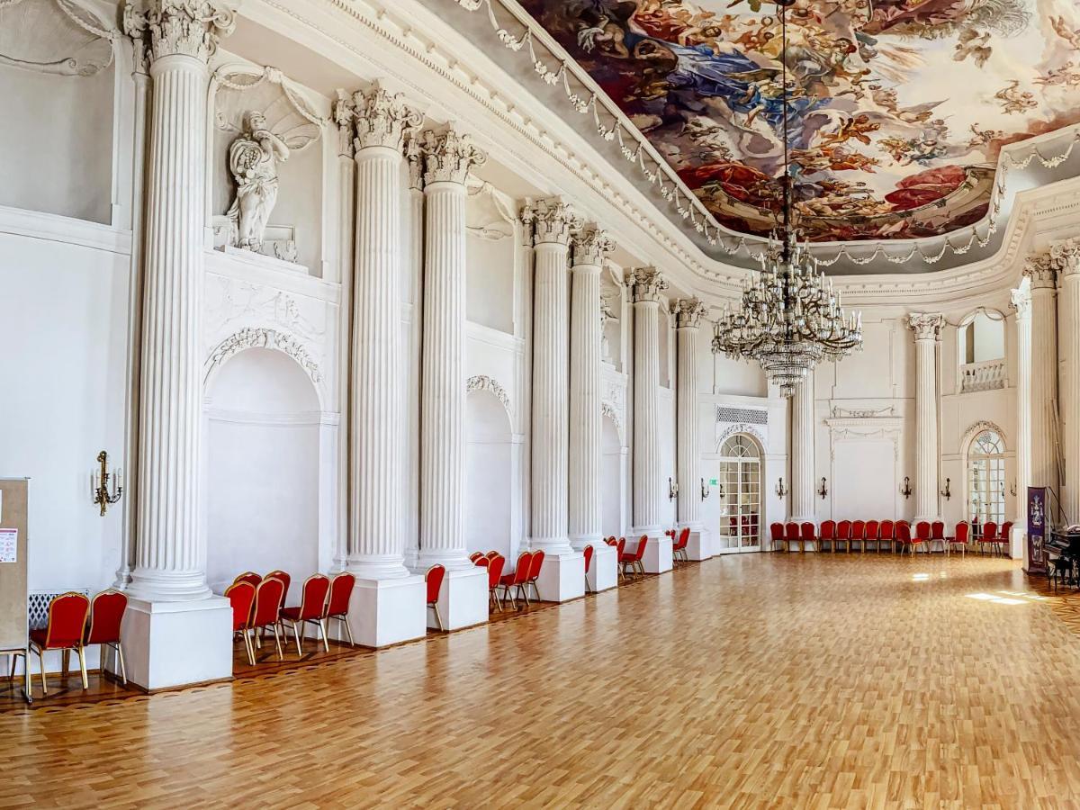 Hotel Zamek Krolewski W Rydzynie Rydzyna Buitenkant foto