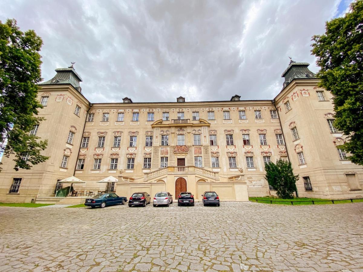 Hotel Zamek Krolewski W Rydzynie Rydzyna Buitenkant foto
