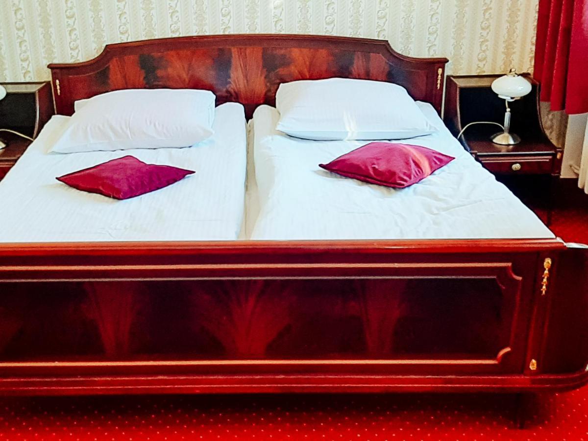 Hotel Zamek Krolewski W Rydzynie Rydzyna Buitenkant foto