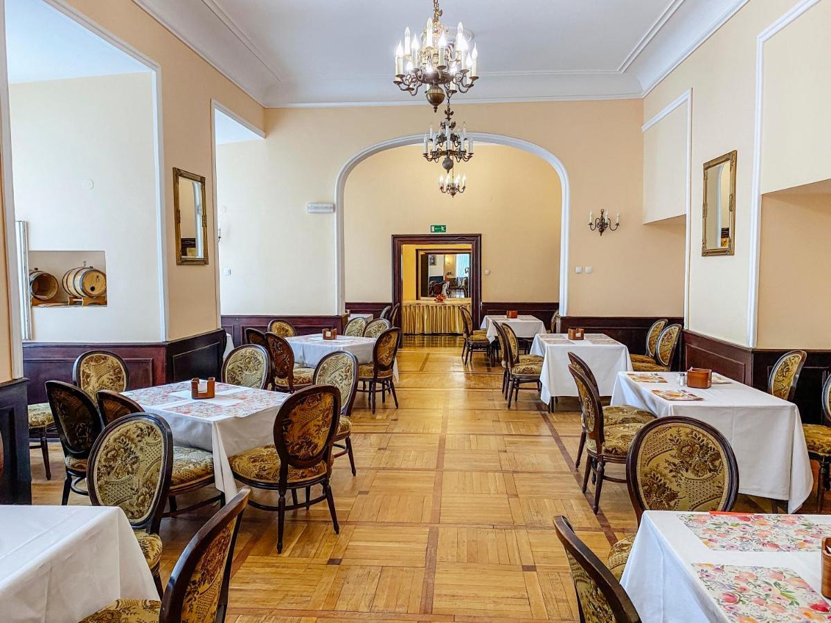 Hotel Zamek Krolewski W Rydzynie Rydzyna Buitenkant foto