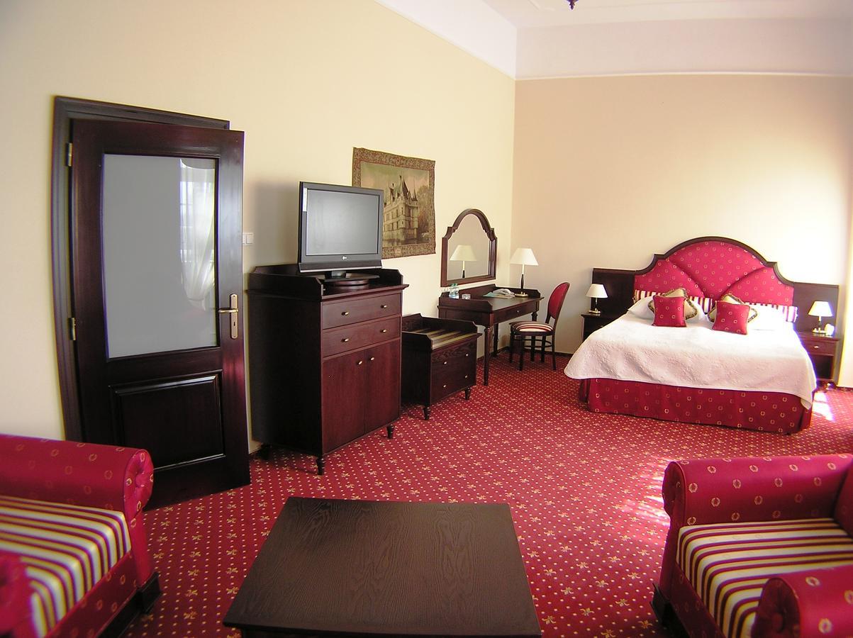 Hotel Zamek Krolewski W Rydzynie Rydzyna Buitenkant foto